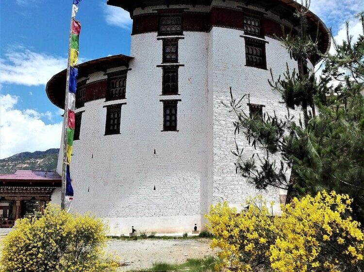 Hotel Le Méridien Paro, Riverfront