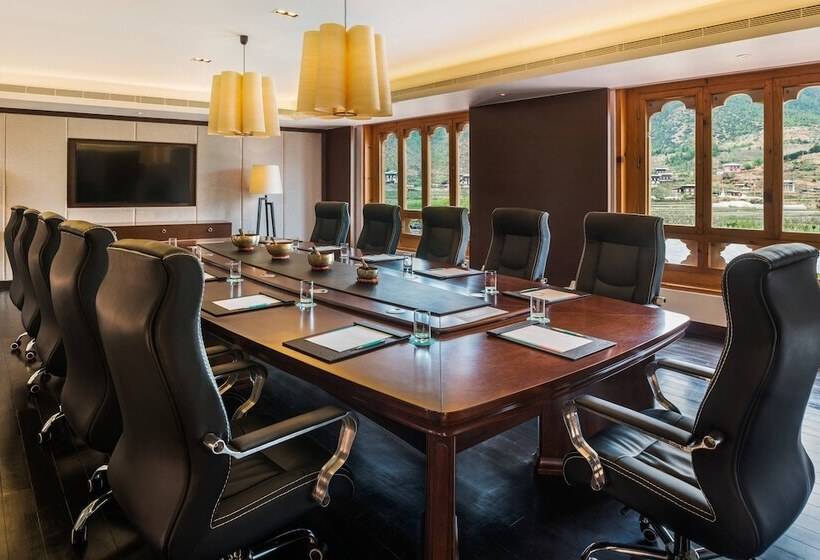 Hotel Le Méridien Paro, Riverfront