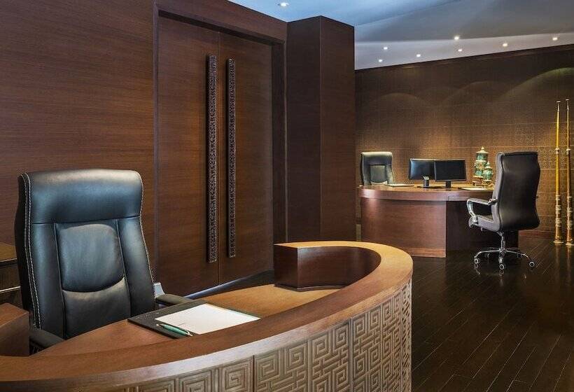 Hotel Le Méridien Paro, Riverfront