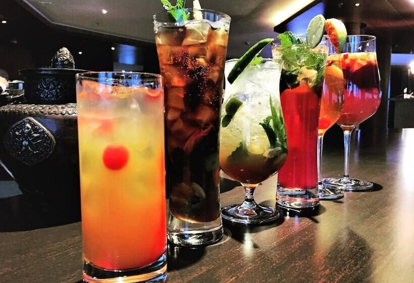 Hotel Le Méridien Paro, Riverfront