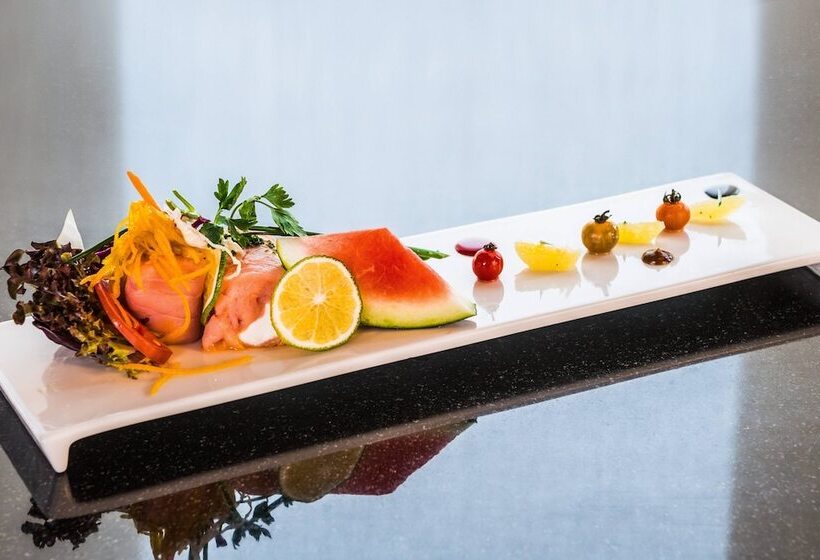 Hotel Le Méridien Paro, Riverfront