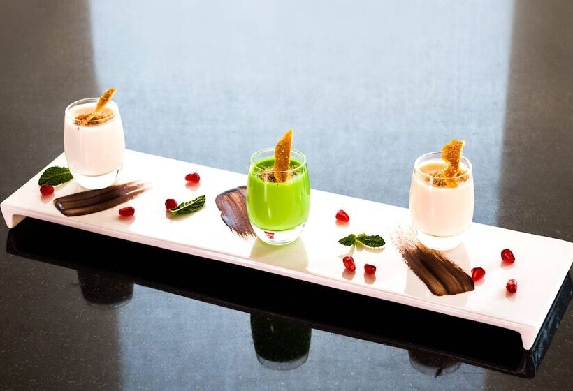 Hotel Le Méridien Paro, Riverfront