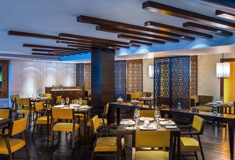 Hotel Le Méridien Paro, Riverfront