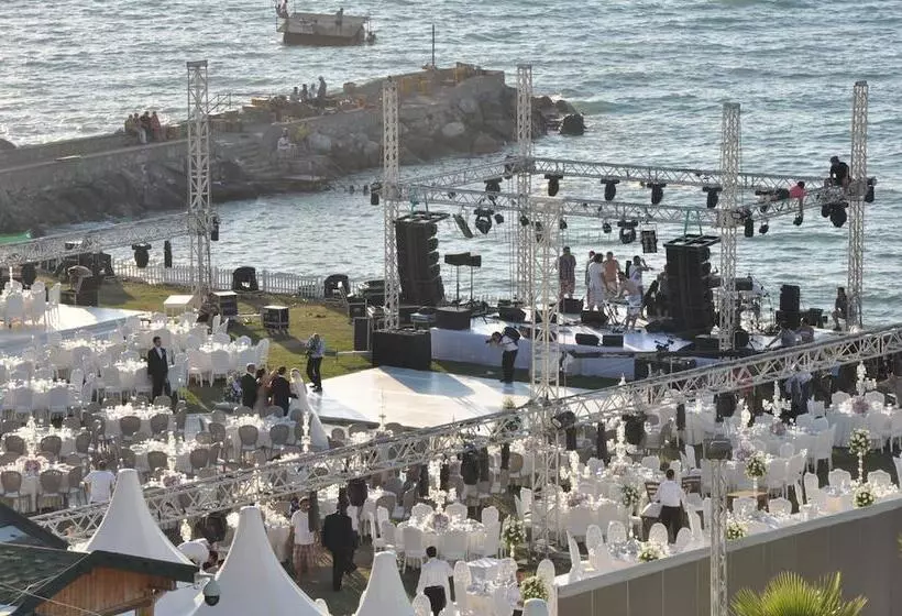 Issos Otel