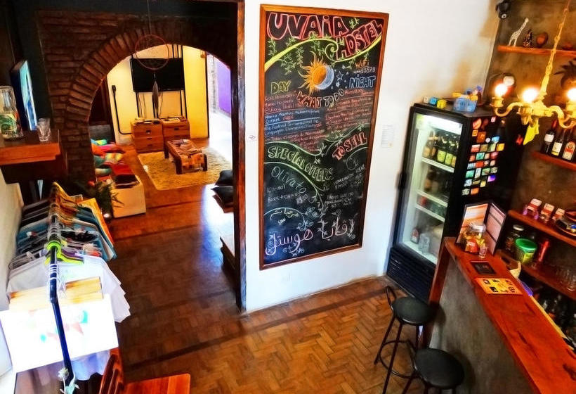 Uvaia Hostel