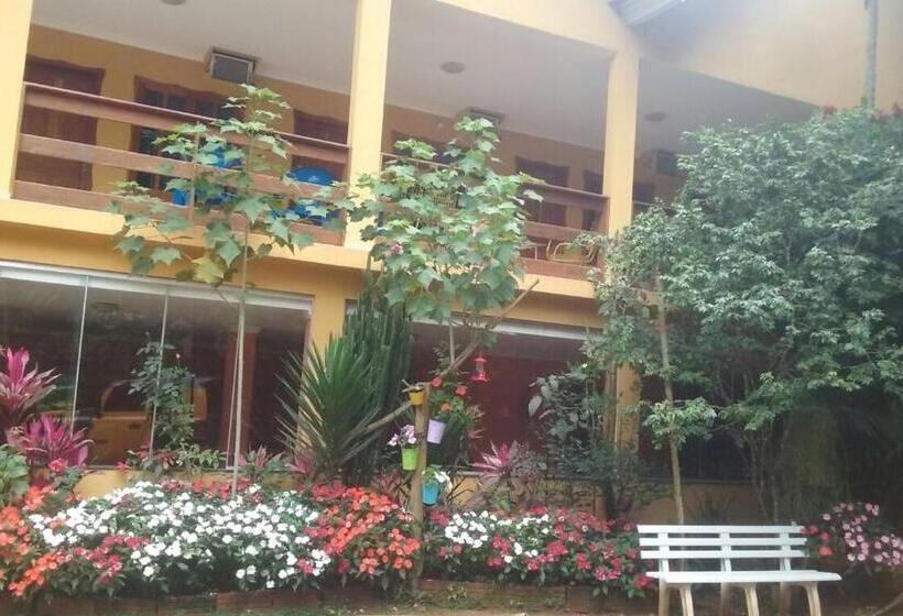 ベッドアンドブレックファースト Pousada Serraninhos