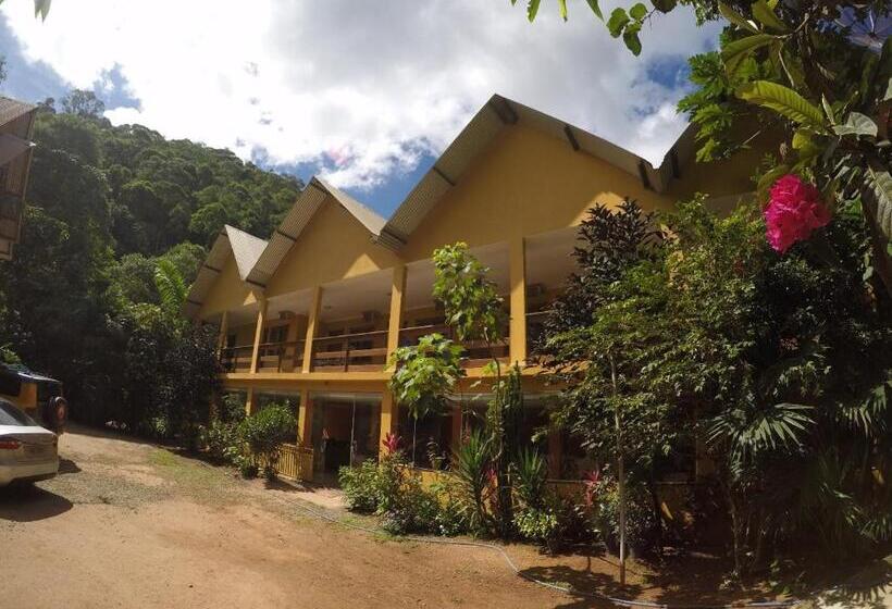 ベッドアンドブレックファースト Pousada Serraninhos