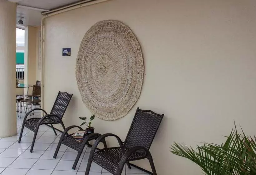 Hotelli Monólitos