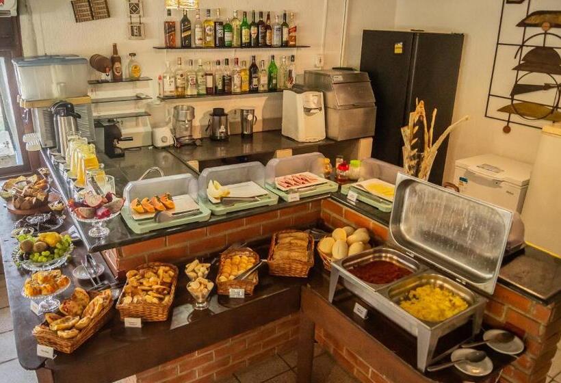 هتل Pousada Estalagem Vila Tania