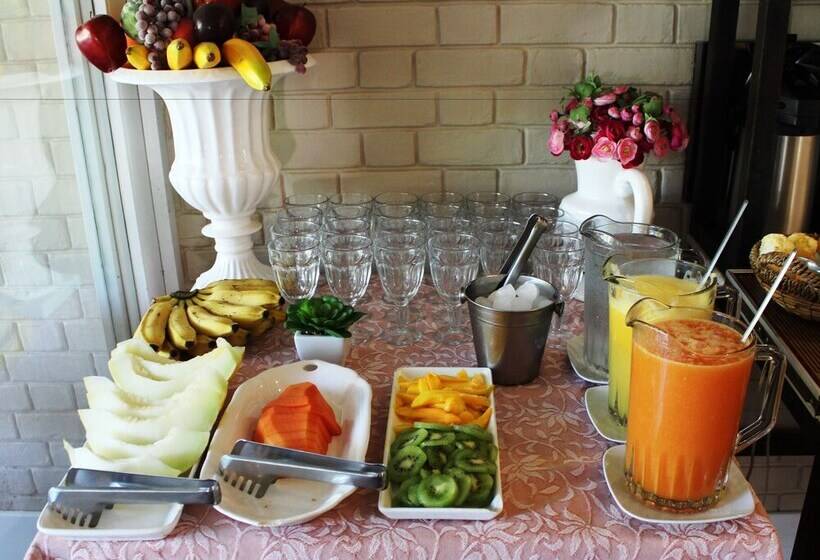 Отель Altenhaus Pousada Itaipava