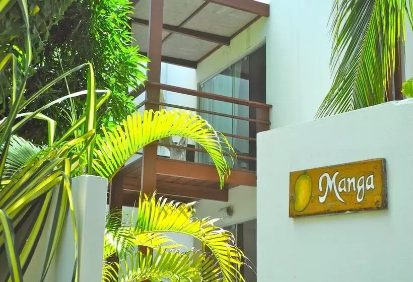 Hotelli La Réserve Design Villas