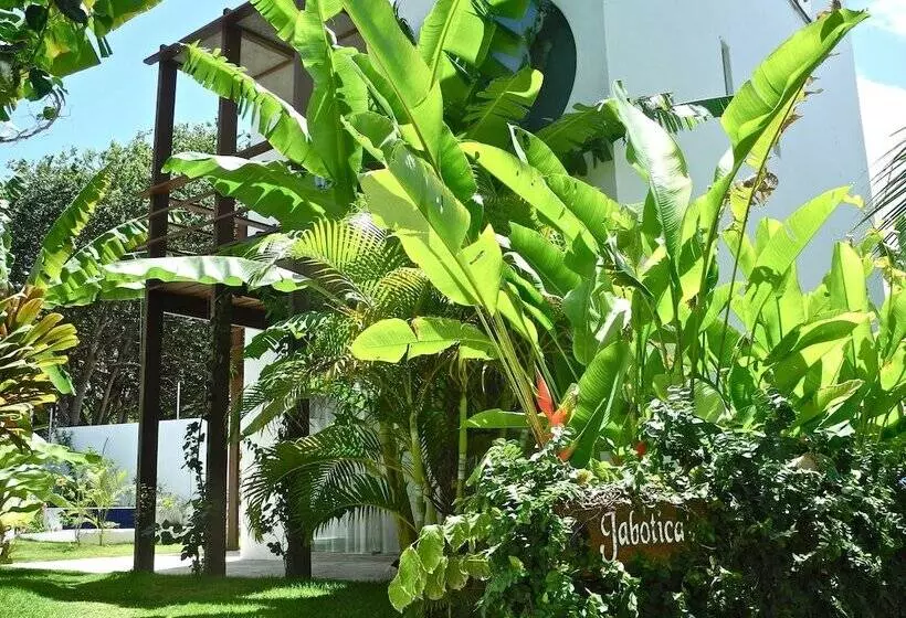 Hotelli La Réserve Design Villas