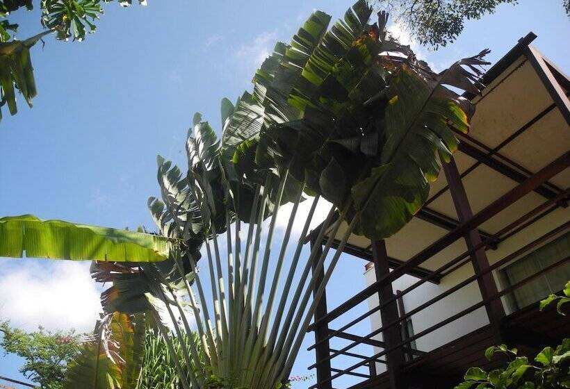 Hotel La Réserve Design Villas