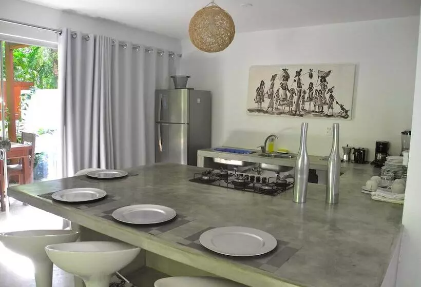 Hotelli La Réserve Design Villas