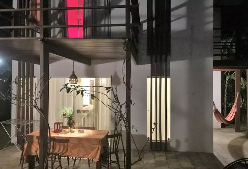Hotelli La Réserve Design Villas