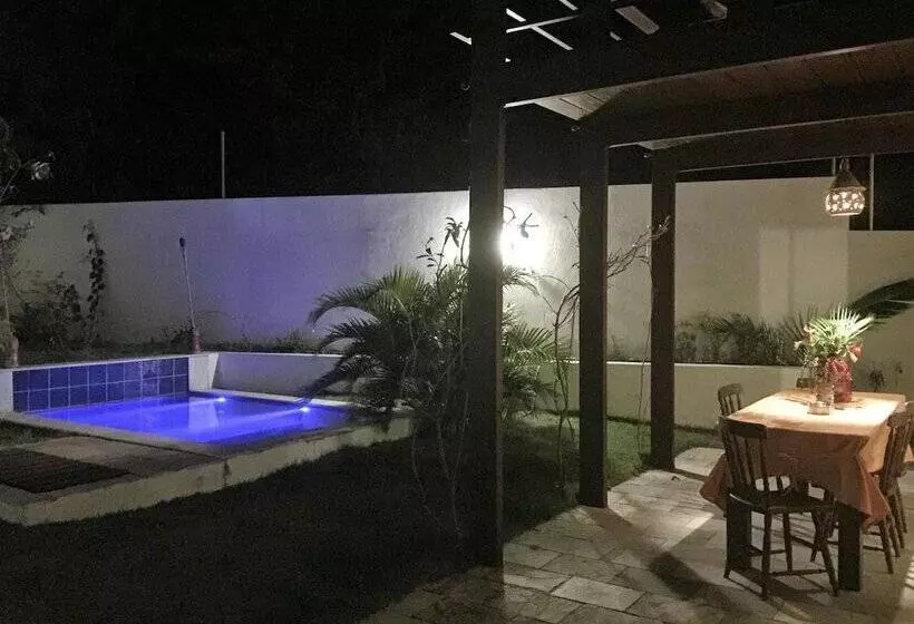 Hotelli La Réserve Design Villas