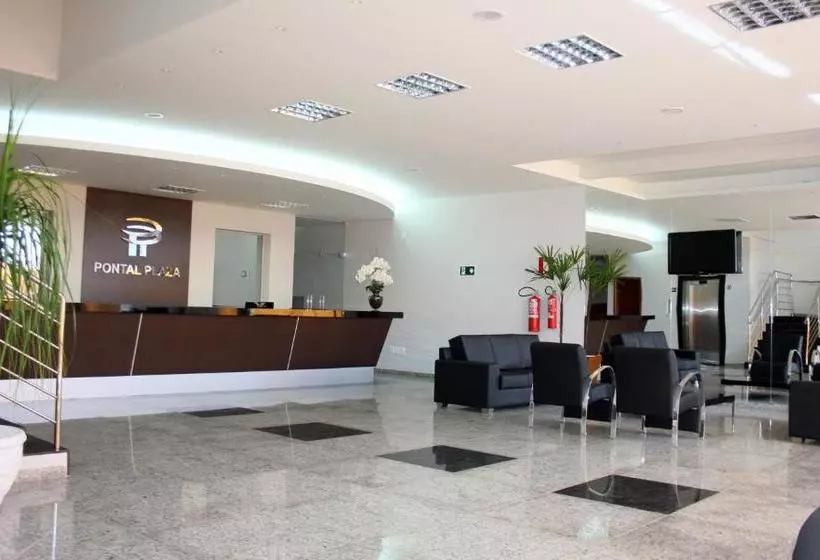 ホテル Pontal Plaza