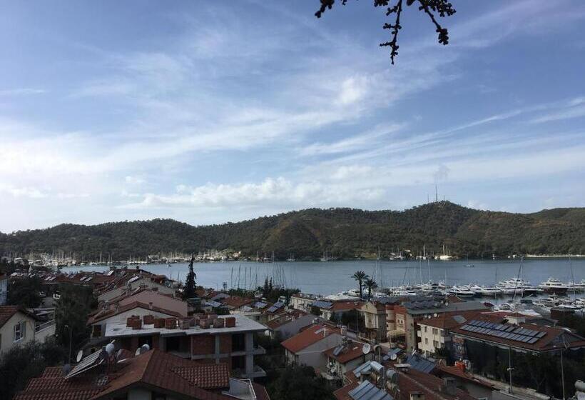 El Camino Hostel & Pub