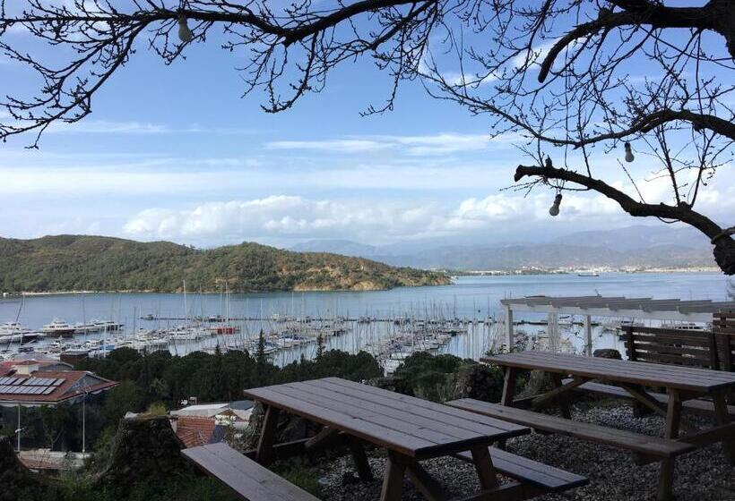 El Camino Hostel & Pub