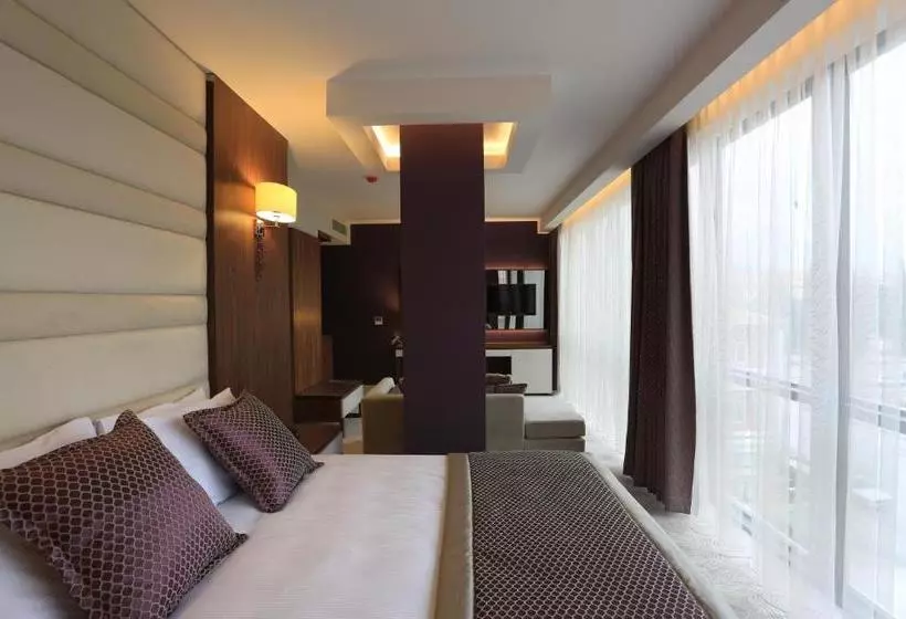 هتل Hassuites