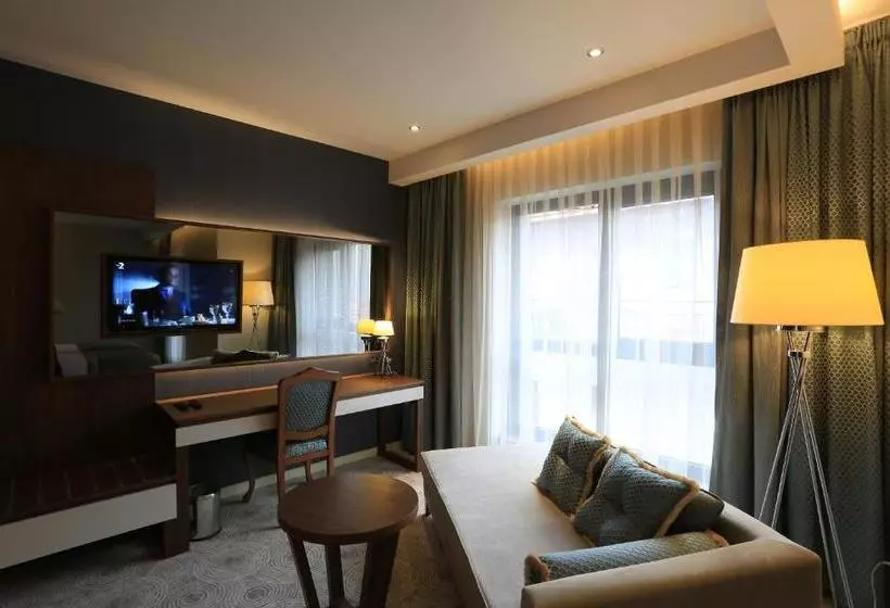 هتل Hassuites