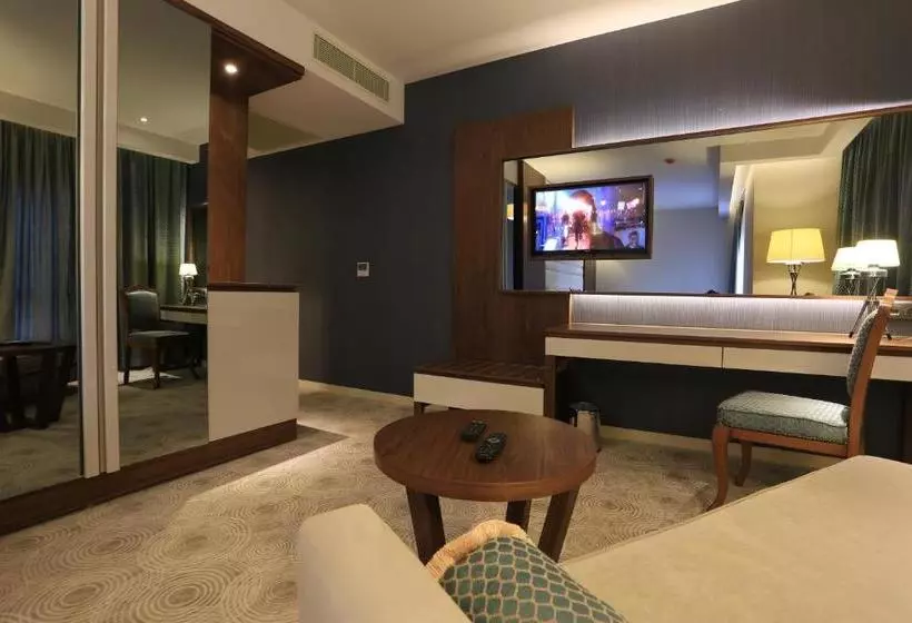 هتل Hassuites