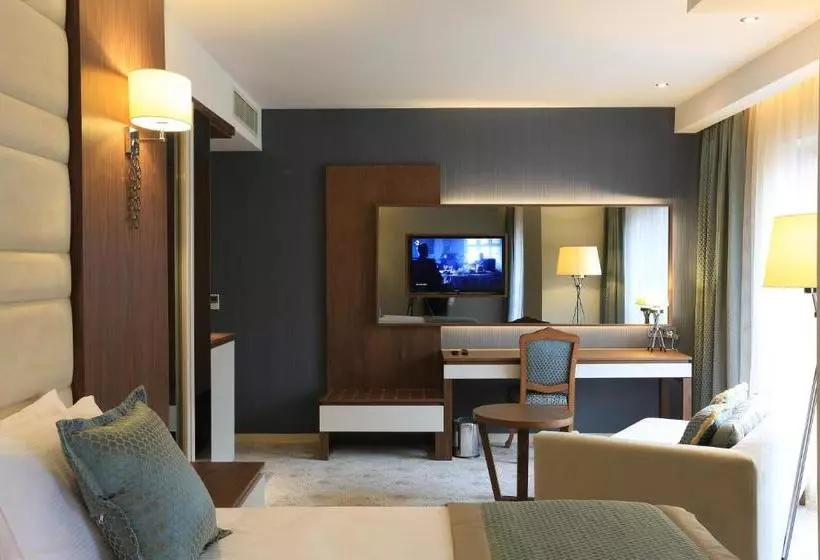 هتل Hassuites