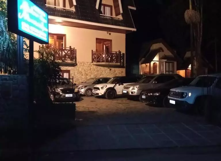 Hotelli Pousada Solar Das Montanhas