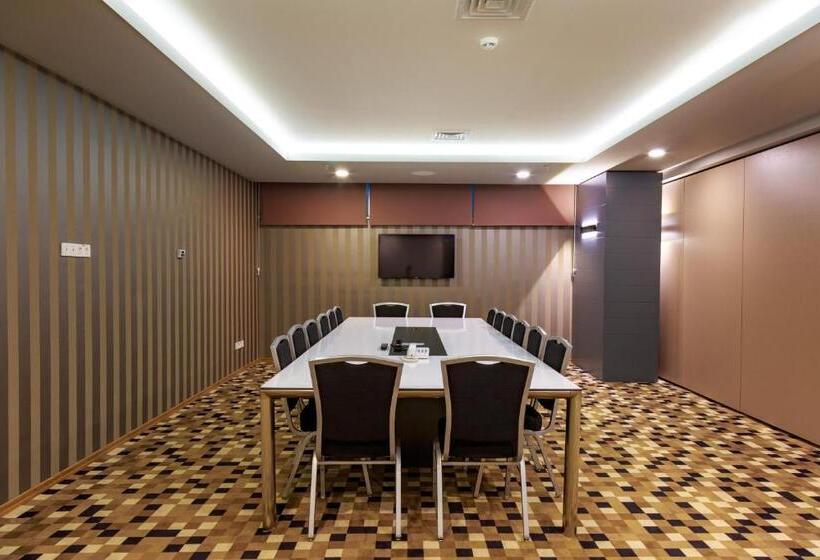 فندق Sunprime Clounge  Adult Only