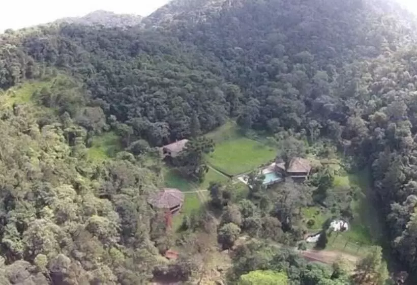هتل Vista Linda
