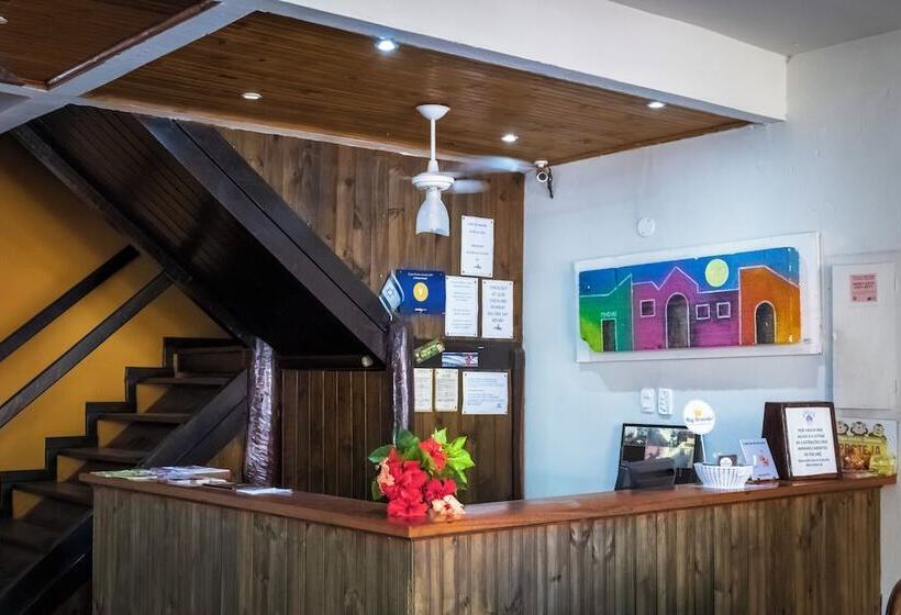 O Pharol Hostel E Pousada