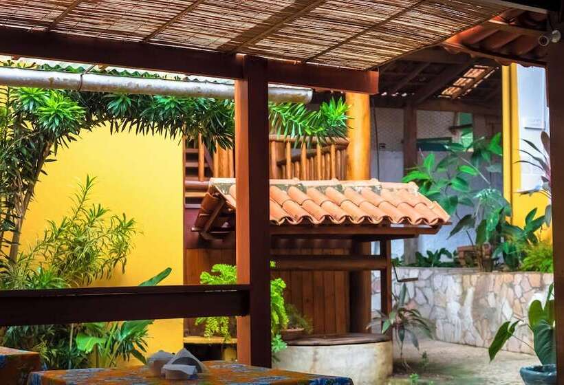 O Pharol Hostel E Pousada