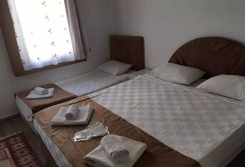 هتل Alacati Sakiz Ev