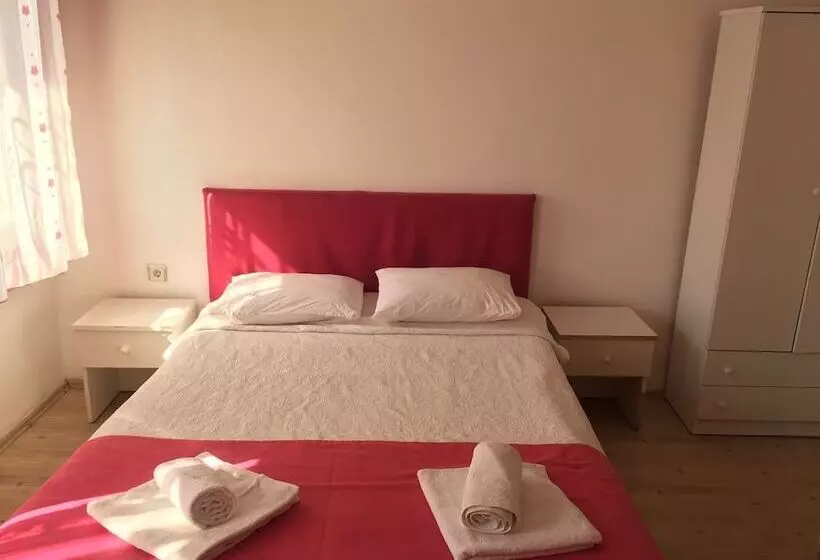 هتل Alacati Sakiz Ev