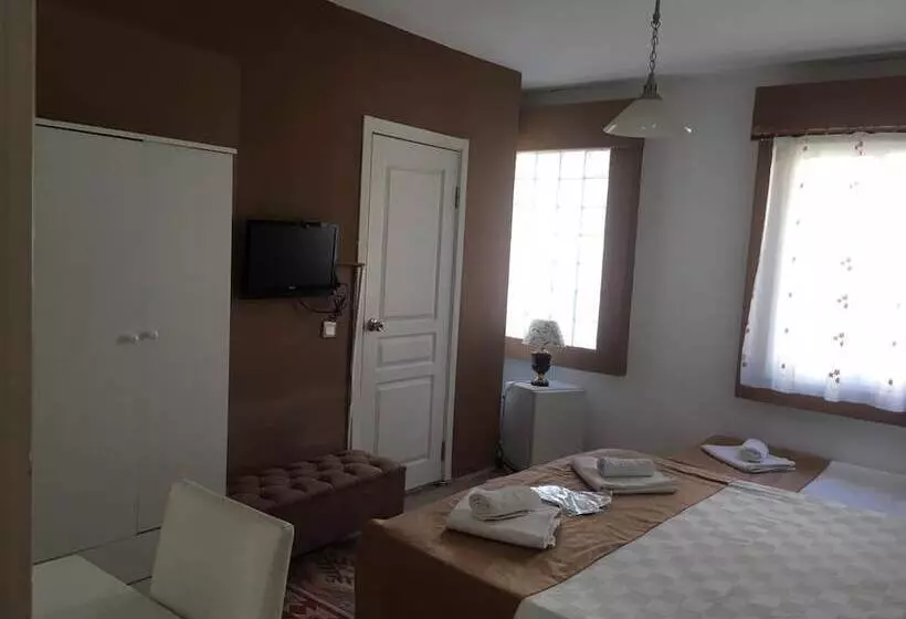 هتل Alacati Sakiz Ev