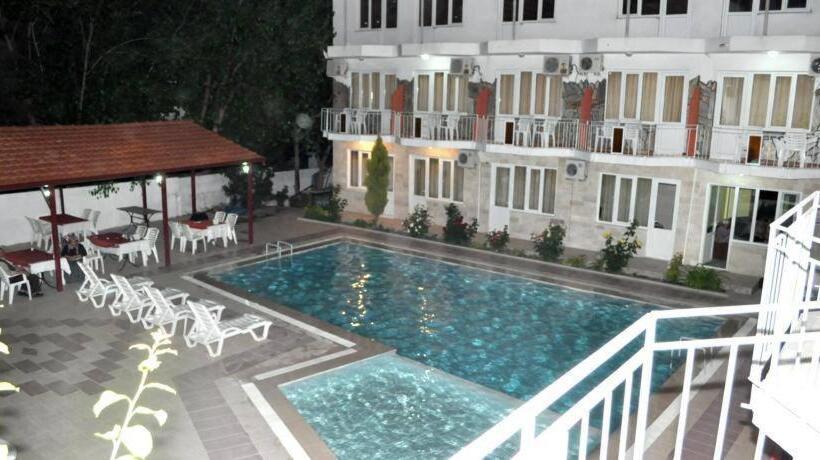 ホテル Dolphin Yunus