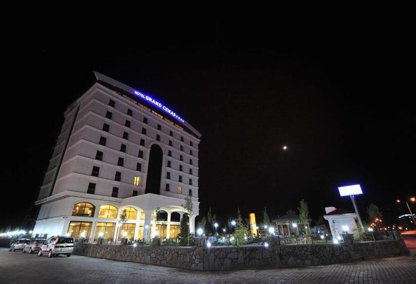 Отель Grand Cenas