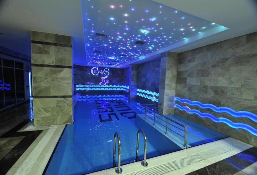 Отель Grand Cenas