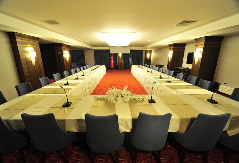 Отель Grand Cenas