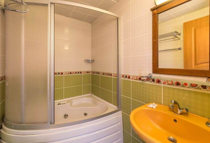 Honeymoon Beach Otel