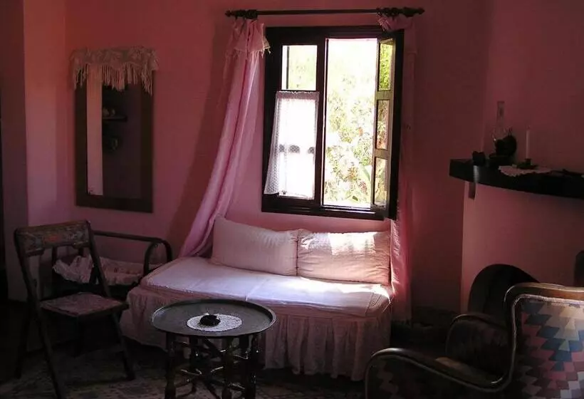هتل Kalkan Turk Evi