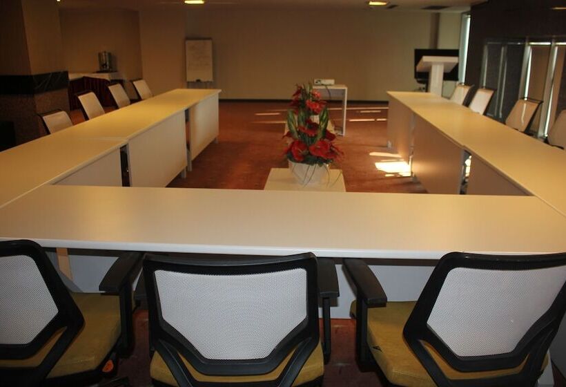 Отель Palm City Akhisar