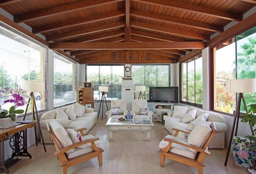 בית מלון כפרי Selvi Beach