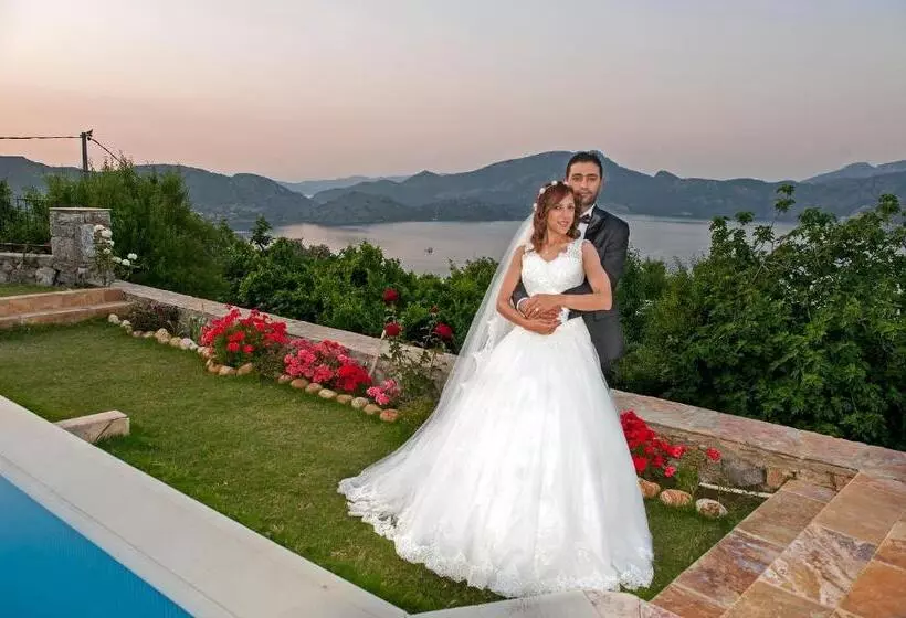Swan Lake Hotel   Adult Only