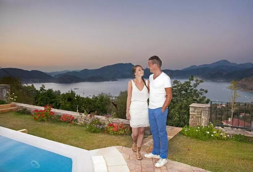 Swan Lake Hotel   Adult Only