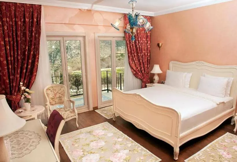Swan Lake Hotel   Adult Only