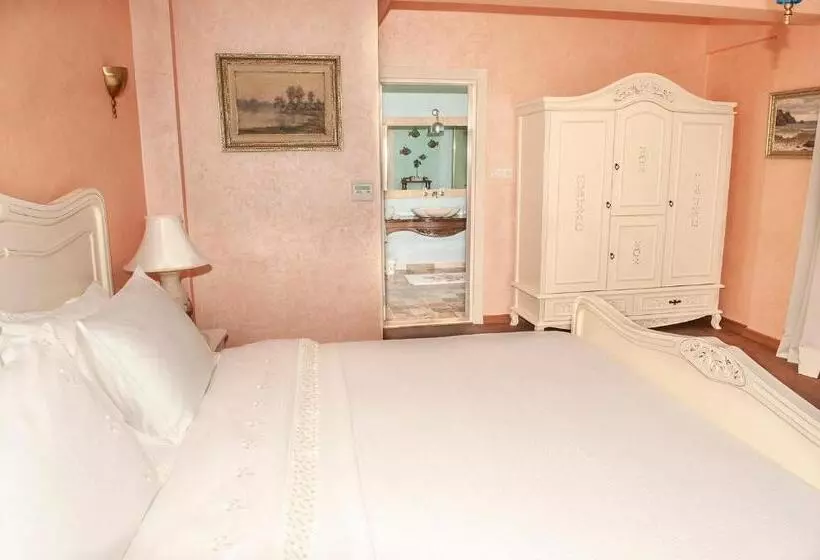 Swan Lake Hotel   Adult Only