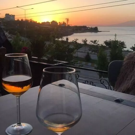 Miro Mara Boutique Hotel & Lounge Bar