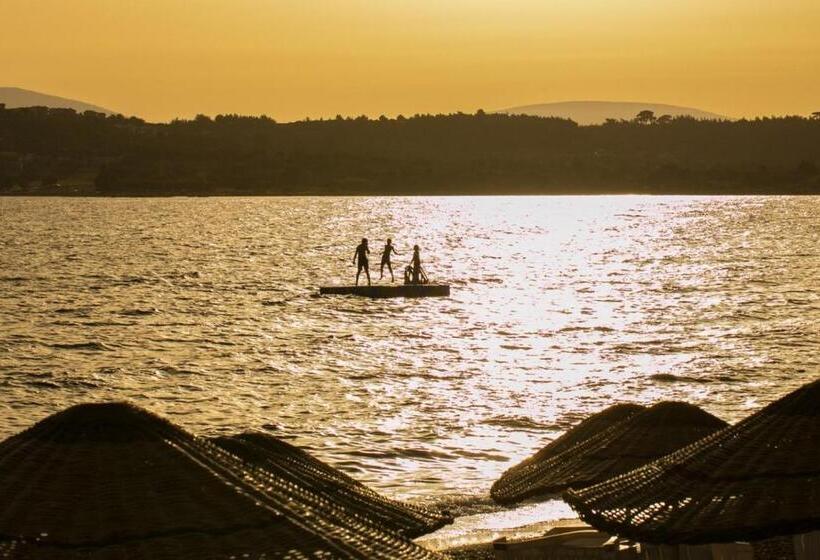 Resort Teos Ormanci Tatil Koyu