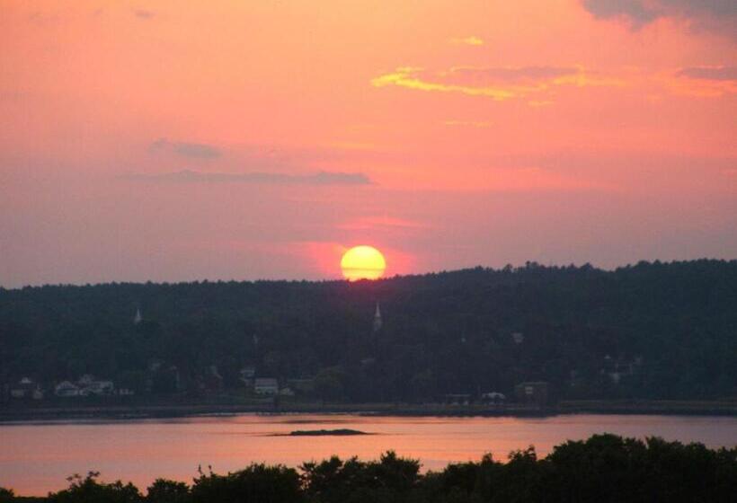 בית מלון כפרי Cod Cove Inn, Bw Signature Collection